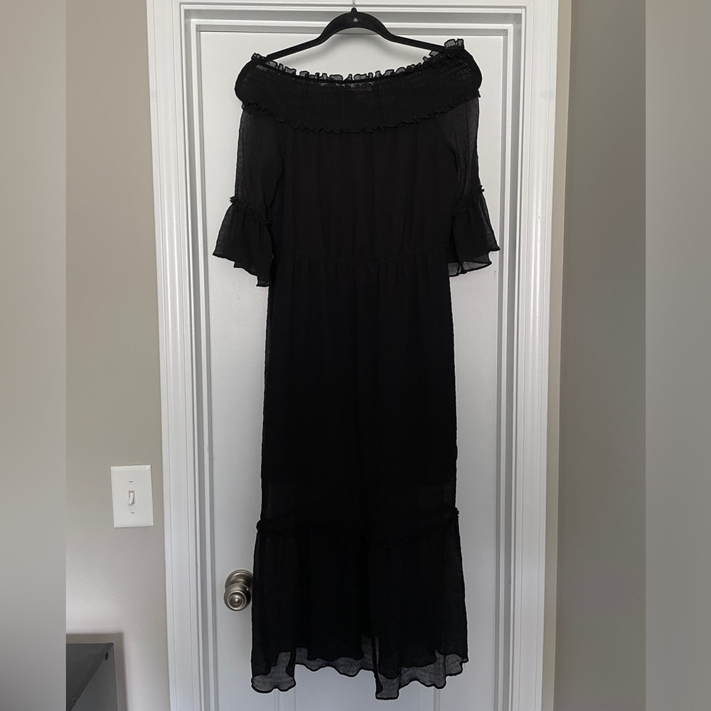 Chrlsea28 Midi Off-shoulder dress